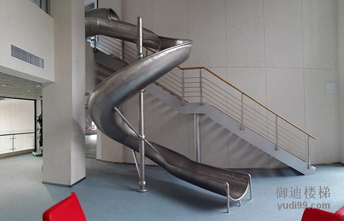 御迪楼梯   定制不锈钢旋转滑梯   生产   铝合金楼梯