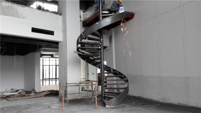 御迪楼梯 室内碳钢中柱旋转梯2